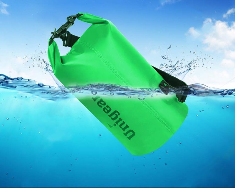 Unigear Dry Bag Waterproof, Floating and Lightweight Bags for Kayaking, Boating, Fishing, Swimming and Camping with Waterproof Phone Case (Green, 5L)