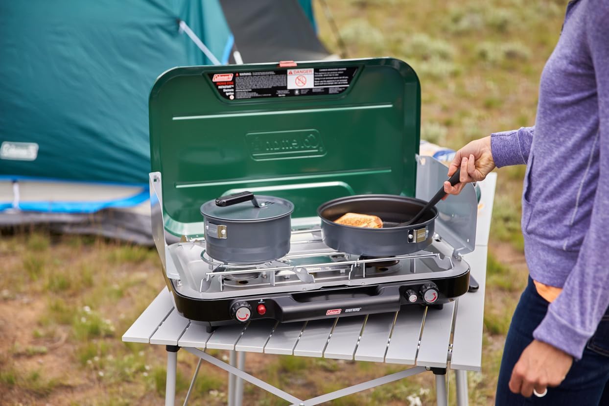 Coleman Classic 3-Burner Propane Camping Stove with InstaStart Ignition, Portable Cooktop with 3 Adjustable Burners & 28,000 BTUs of Power for Camping, Tailgating, Grilling, Hunting & More