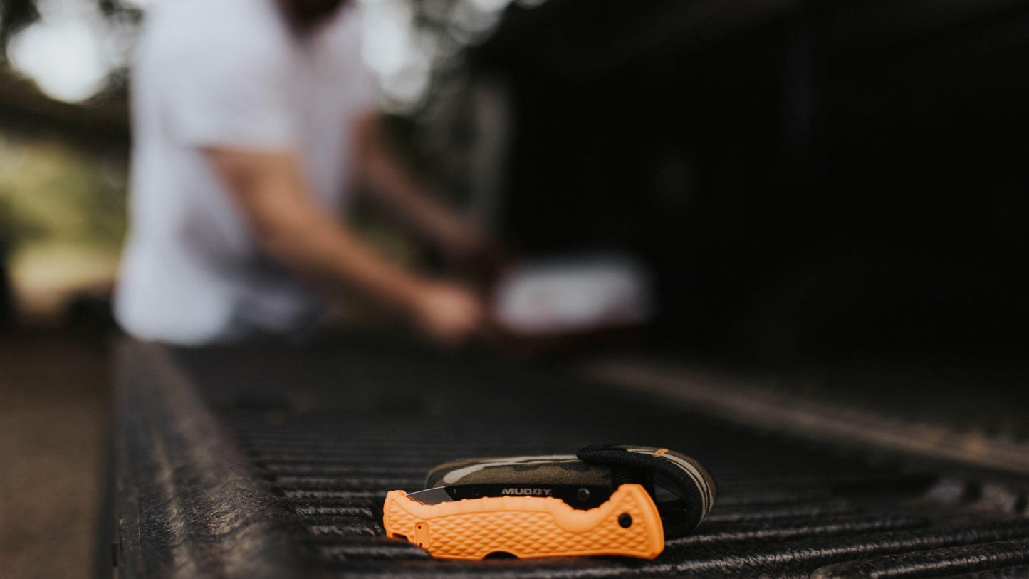 Muddy SWAP Replace-A-Blade Collection - Interchangeable Blade Folding Knives with Durable 420J2 Steel Blades and Slip-Resistant GFN Handle