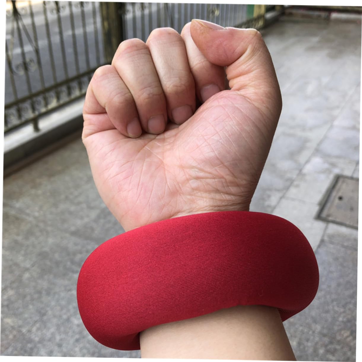 Kisangel 1pc Adjustable Weight-bearing Wrist Guard Sandbag for Sports Fitness Soft Breathable Protective Wristband for Running Portable Red Design for Women