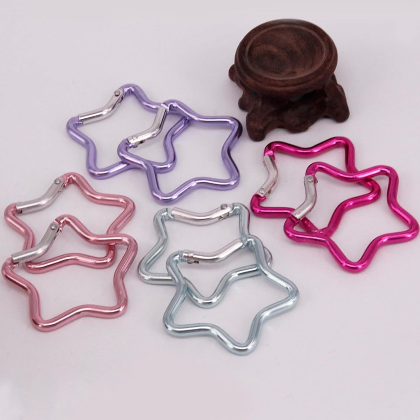 2Pcs Locking Carabiner Aluminum Alloy Carabiner Hook Keychain Hook Clips Locking Carabiner Hiking Clips with Spring Snap Lock Five Pointed Star Carabiner, Camping Tent Accessories