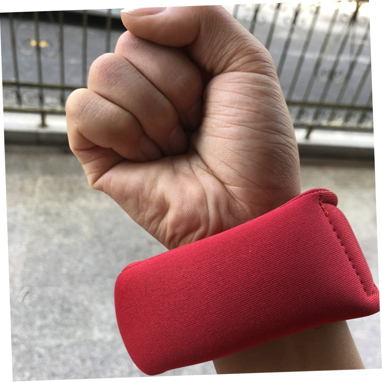 Kisangel 1pc Adjustable Weight-bearing Wrist Guard Sandbag for Sports Fitness Soft Breathable Protective Wristband for Running Portable Red Design for Women