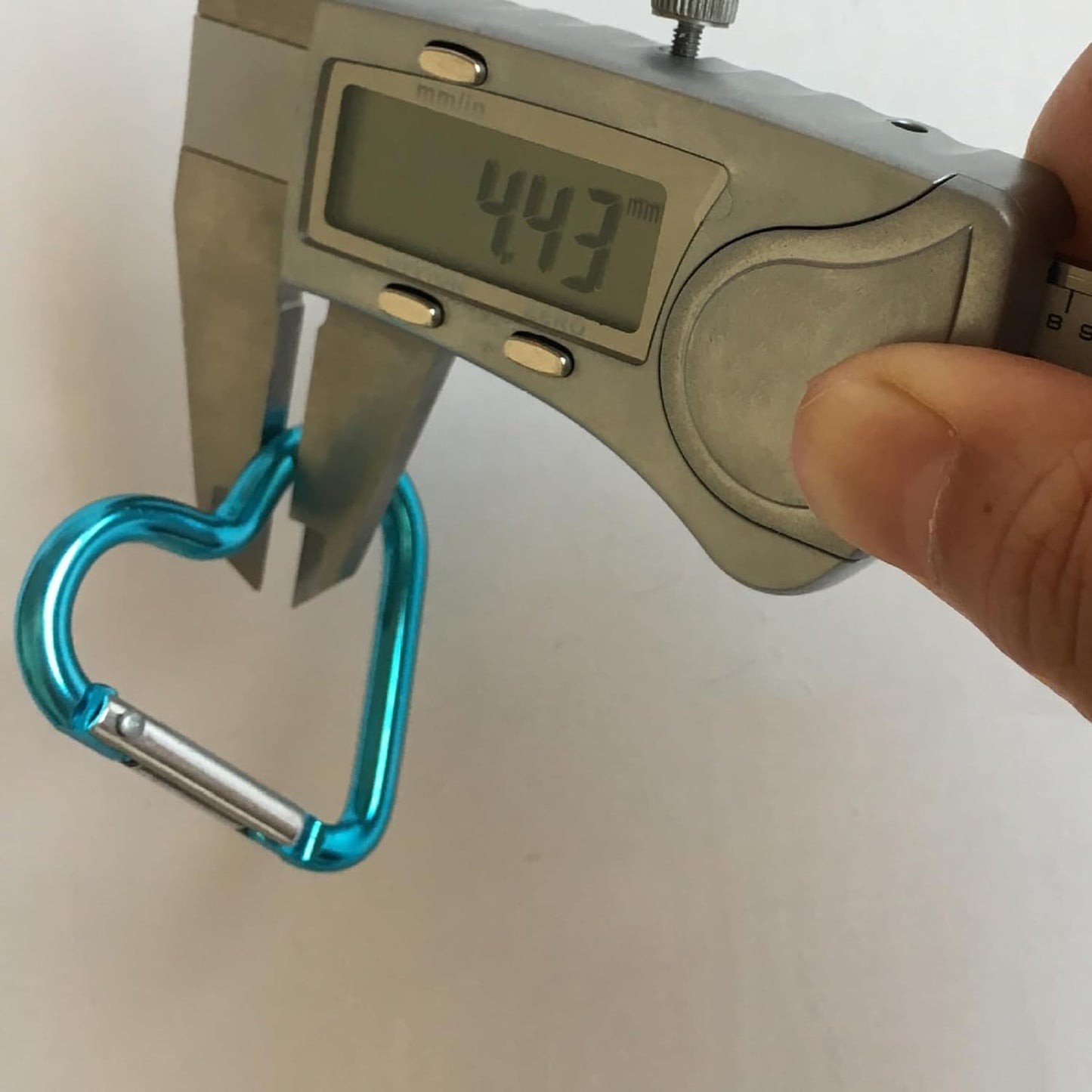 10Pcs Pink Heart-Shaped Carabiner Hooks Strong Load-Bearing Quick Link Key Holders Aluminum Material Creative Shape High Durability Camping Buckles, Accessory and Keychain Carabiners