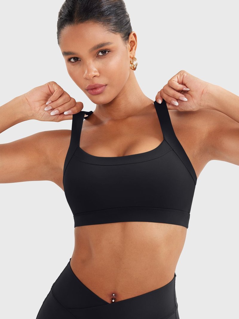 YEOREO LuxFlow Sports Bras for Women Medium Support Racerback Padded Sports Bra Square Neck Wireless Workout Gym Crop Top Black S