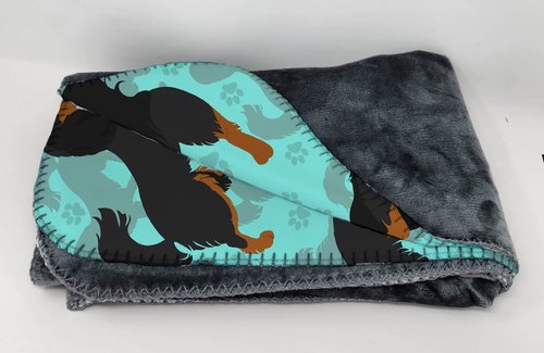 Caroline's Treasures MLM1038TBLT Black and Tan Cavalier King Charles Spaniel Soft Travel Blanket with Bag Airplane Blanket, Indoor Outdoor Camping Blanket for Traveling, Picnics, Beach Trips, Concerts