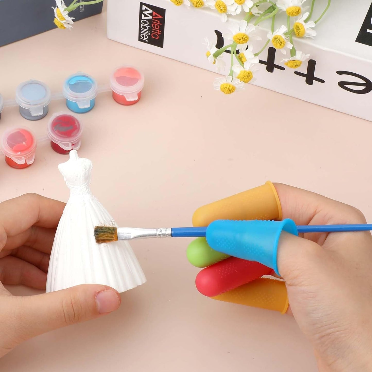 24 Pcs Silicone Hot Glue Finger Caps Finger Protector 3 Sizes Rubber Fingers Covers Anti-Slip Crochet Finger Guard Reusable Finger Protector Sleeve Tips Guard for Sewing Sorting Paper Ironing