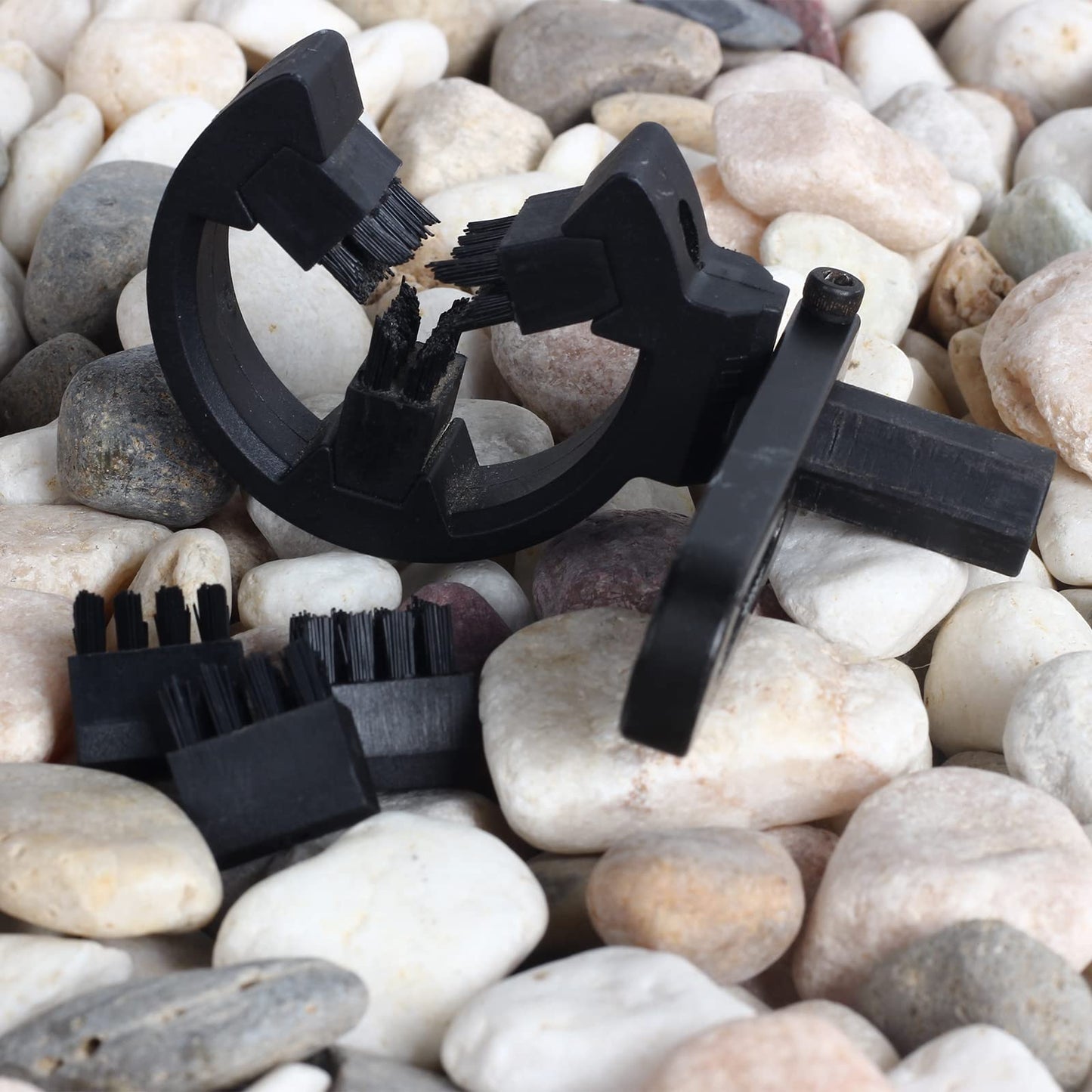 FENJANER Archery Arrow Rest with 3Pcs Replacement Brush -Whisker Brush Biscuit Arrow Rest Left and Right Hand for Compound Bow & Recurve Bow Hunting Shooting