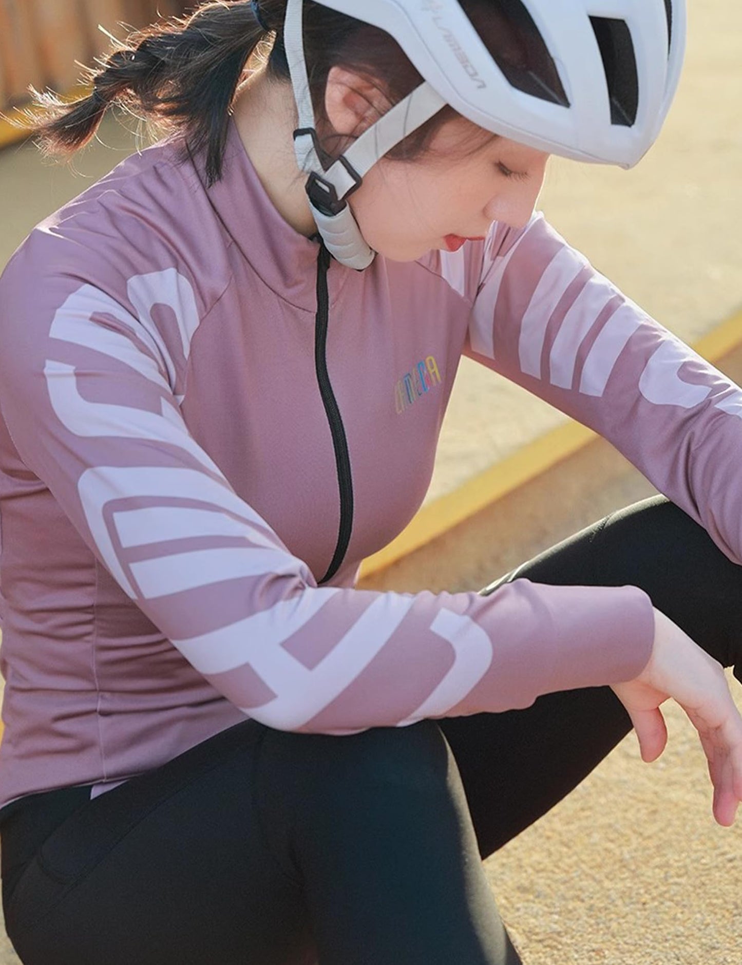 LAMEDA Winter Women's Cycling Jersey Long Sleeve Thermal Fleece Bike Jersey Cold Weather Windproof Biking Bicycle Clothing