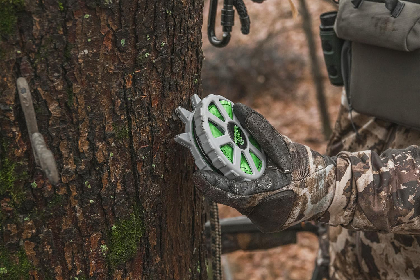 Tree Thrasher Deer and Turkey Hunting Game Call - Leaf Noise, Buck Rub, and Scrape - Grunt Tube Companion