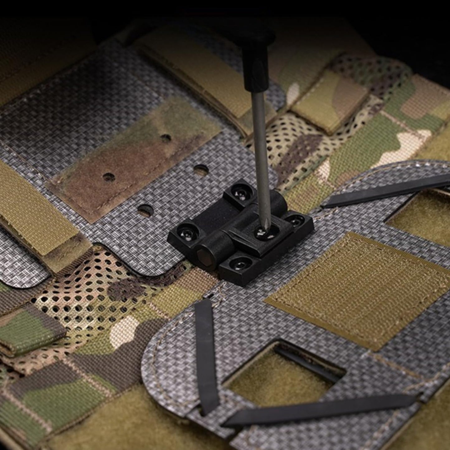 Let Me Be Airsoft Plate Carrier Molle Phone Carrier Outdoor Lightweight Navigation Board,Wide Angle Foldable Phone Holder Chest Rig Hovering Mount Tactical Vest Accessory (Camouflage)