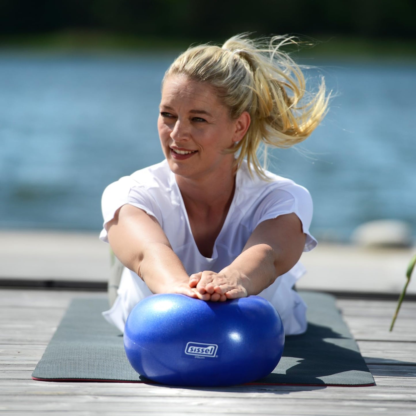 Pilates Soft Ball, 22 cm, Blue (Exercise-Balls, Yoga Gymnastics, Workout, Phthalate-free, Latex-free, 100 kg Weight Capacity)