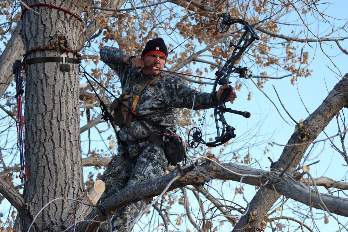 skiguard Treestand Strap Gear Hangers: Hunting Gear Multi-Hook Accessory Holder for Bow Hanger, Quiver, Binoculars, Tree Saddle, Tree Stand Accessories for Hunting, Bow Hangers for Tree Stand