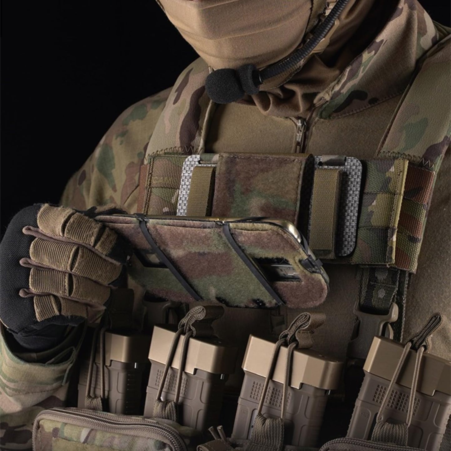Let Me Be Airsoft Plate Carrier Molle Phone Carrier Outdoor Lightweight Navigation Board,Wide Angle Foldable Phone Holder Chest Rig Hovering Mount Tactical Vest Accessory (Camouflage)