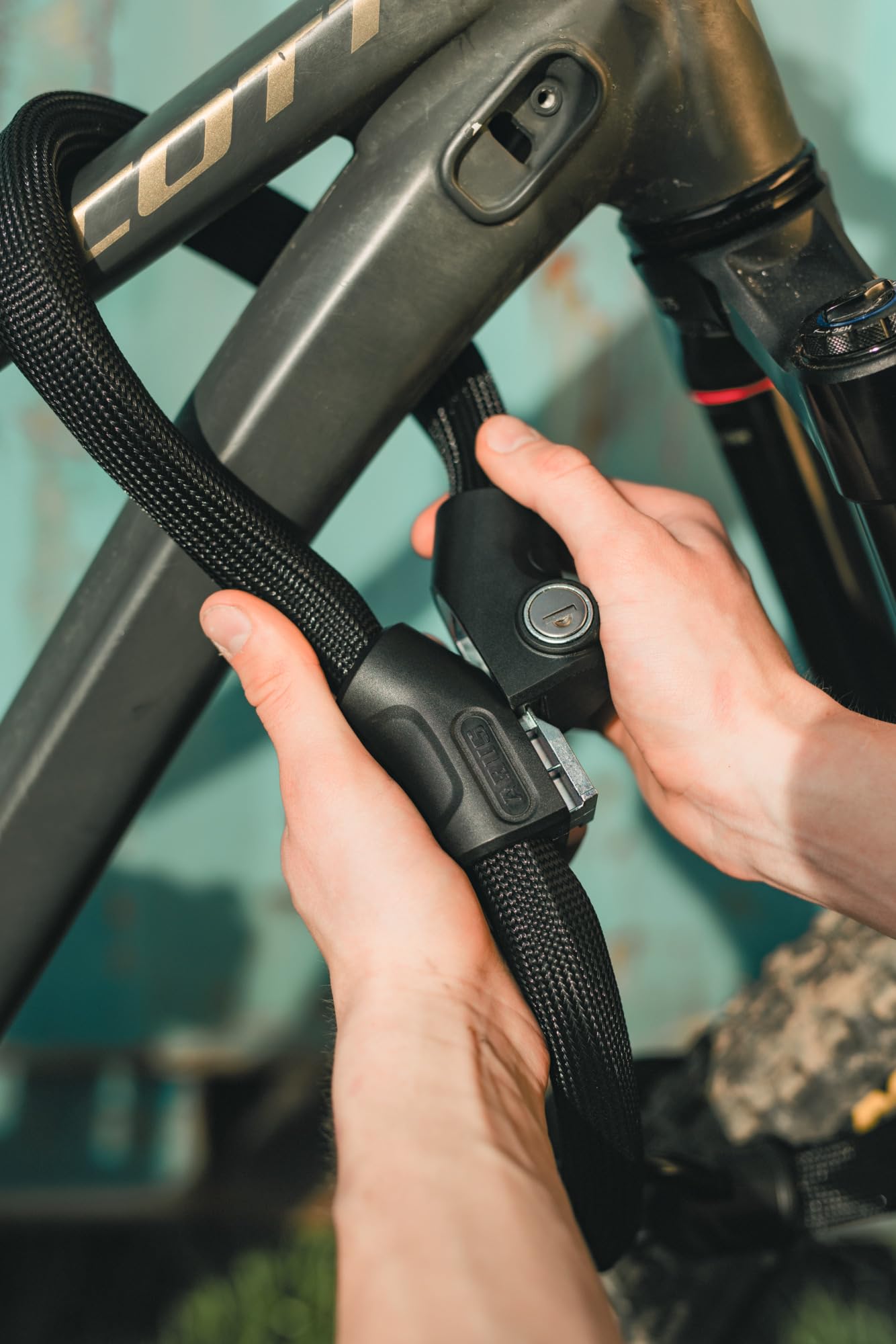 ABUS Chain Lock Infinity Loop 1806 - Flexible Bicycle Lock with 2 Length-Adjustable loopsFor simultaneously securing Several Bicycle Parts, Bicycles or Other Objects - Length 140 cm