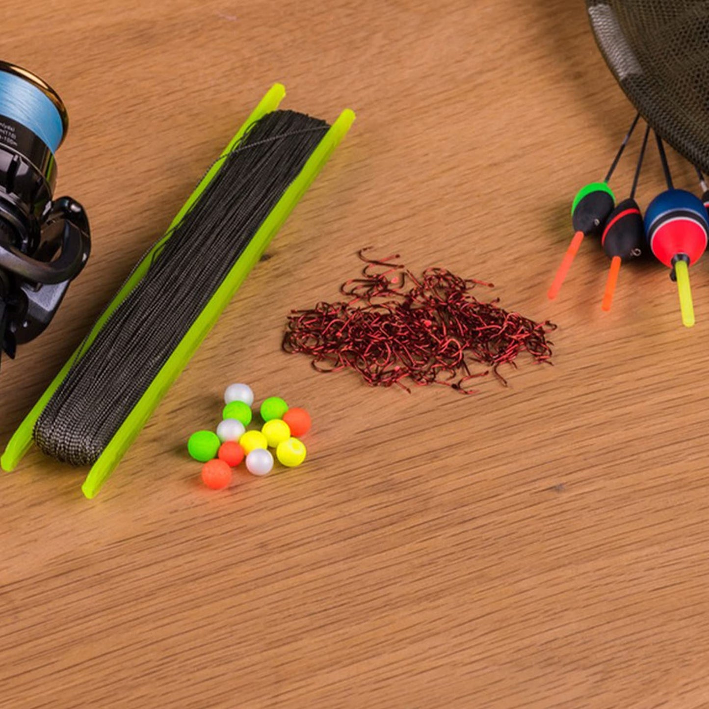 jttsptd 200Pcs 8mm Glow Fishing Beads Soft Plastic Round Beads Rubber Soft Beads Fishing Lures Accessories Box Green Fishing Bait Eggs (8mm-Soft-Green)