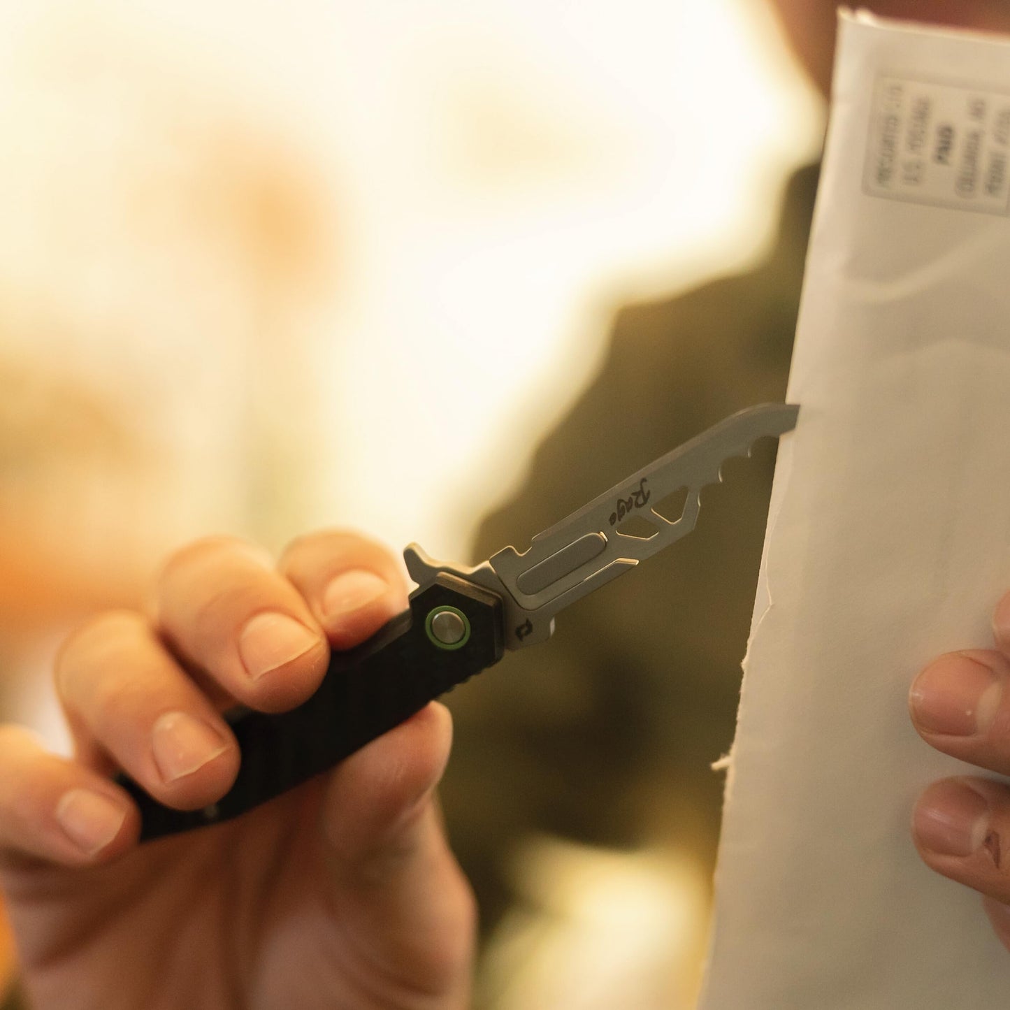 Schrade Delta Class Phantom Enrage 7 with Replaceable Blade Functionality, Carbon Fiber Handle for Outdoor Survival and Hunting