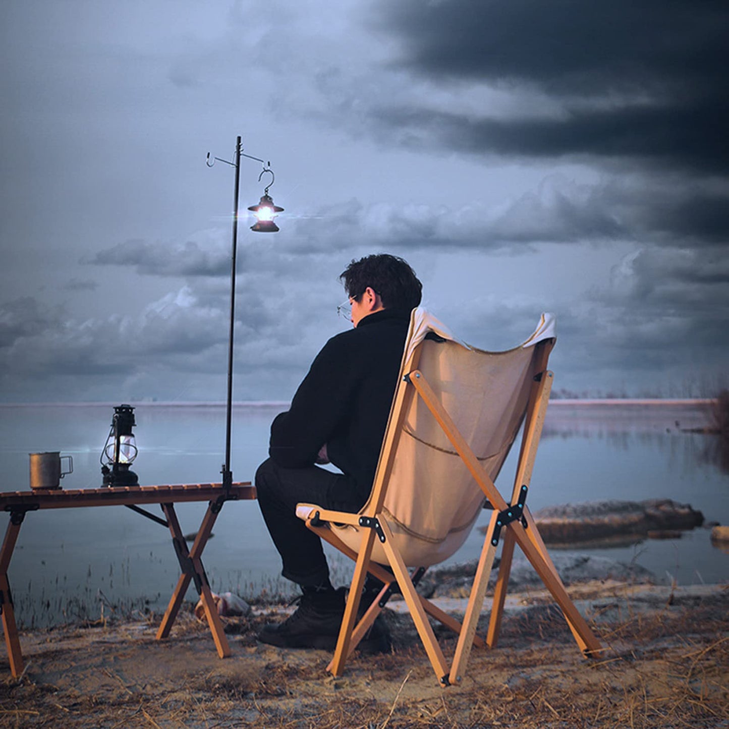 Joyeee Collapsible Camping Lantern Stand for Table, Outdoor Camping Activities, 35.4 inch Aluminum Alloy Folding Lamp Stand Pole Hanger with Black Storage Bag, Table Clamp, Black