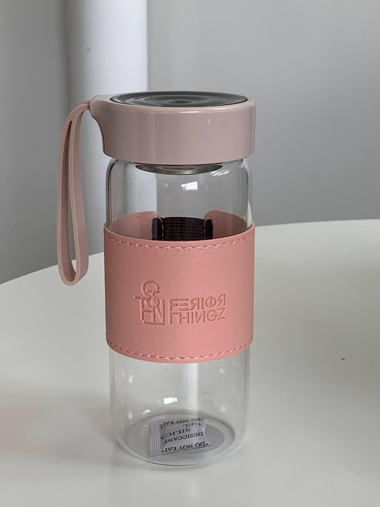 Ferior Thingz Borosilicate Sleeve Glass Tea Bottle with Strap (pink)