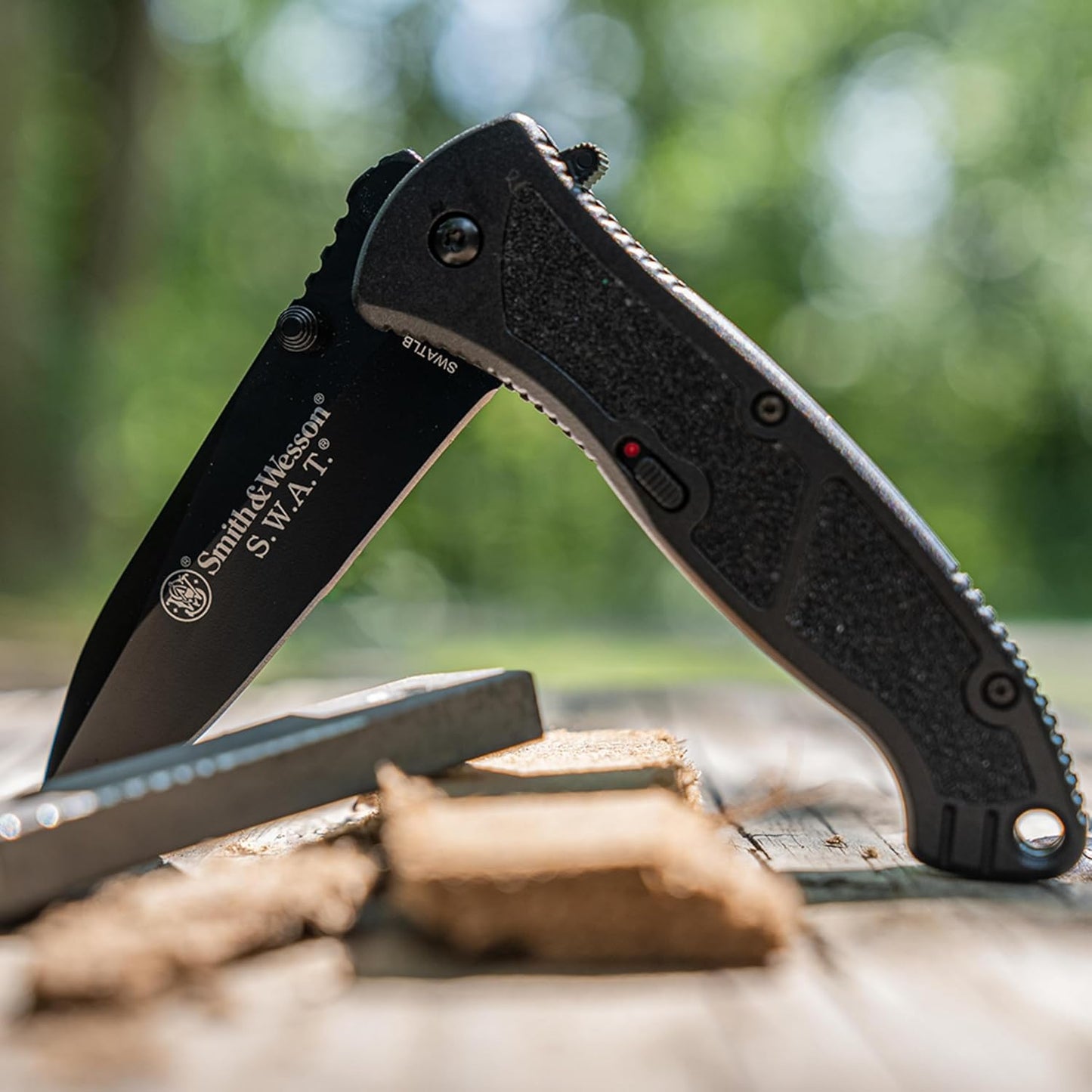 Smith & Wesson Large S.W.A.T. SWATLBS 8.5in S.S. Assisted Opening Knife with 3.7in Serrated Drop Point Blade and Aluminum Handle for Tactical, Survival and EDC