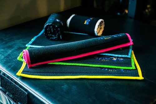 The Squat Towel | Squat Wrap (Short) | Thin Bar Pad Wrap. Hugs-The-Bar. Secures to Standard & Olympic Barbells. Great for Squats, Lunges, & Leg Day. (Hot Pink)