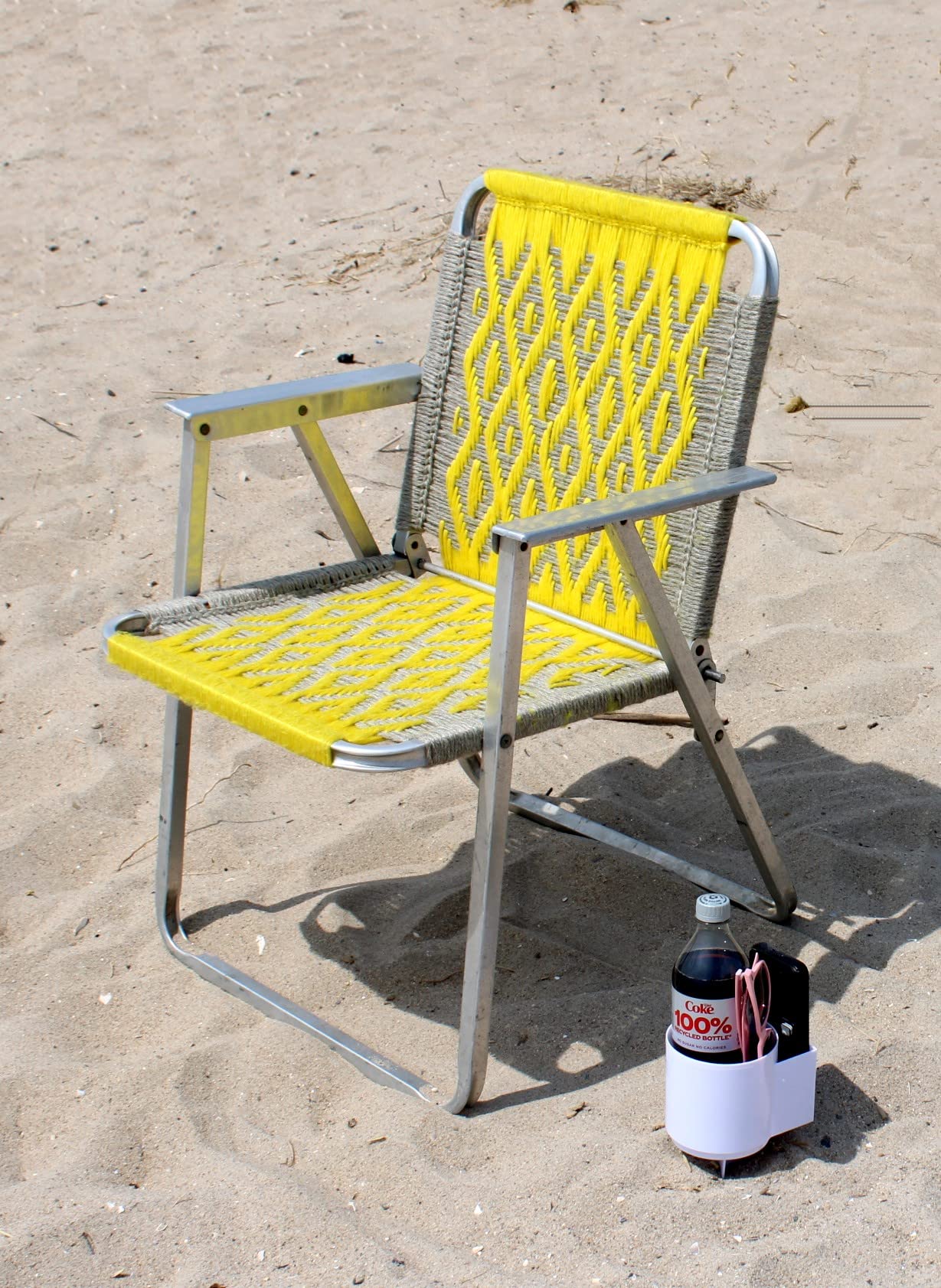 2-Pack Beach Drink and Phone Holder with Pocket – Sand Spike Cup Organizer for Sunglasses, Keys, and More – Ideal for Beach, Garden, and Outdoor Events
