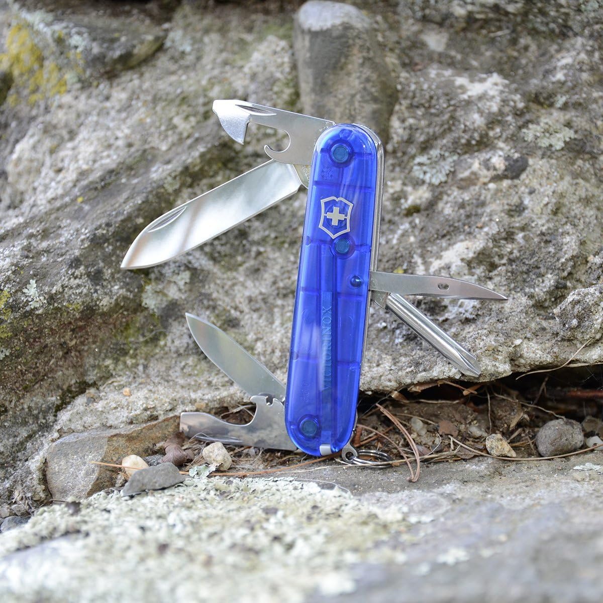 Victorinox Tinker Swiss Army Knife, 12 Function Swiss Made Pocket Knife with 2 Blades (Large and Small), Screwdriver and Wire Stripper - Sapphire