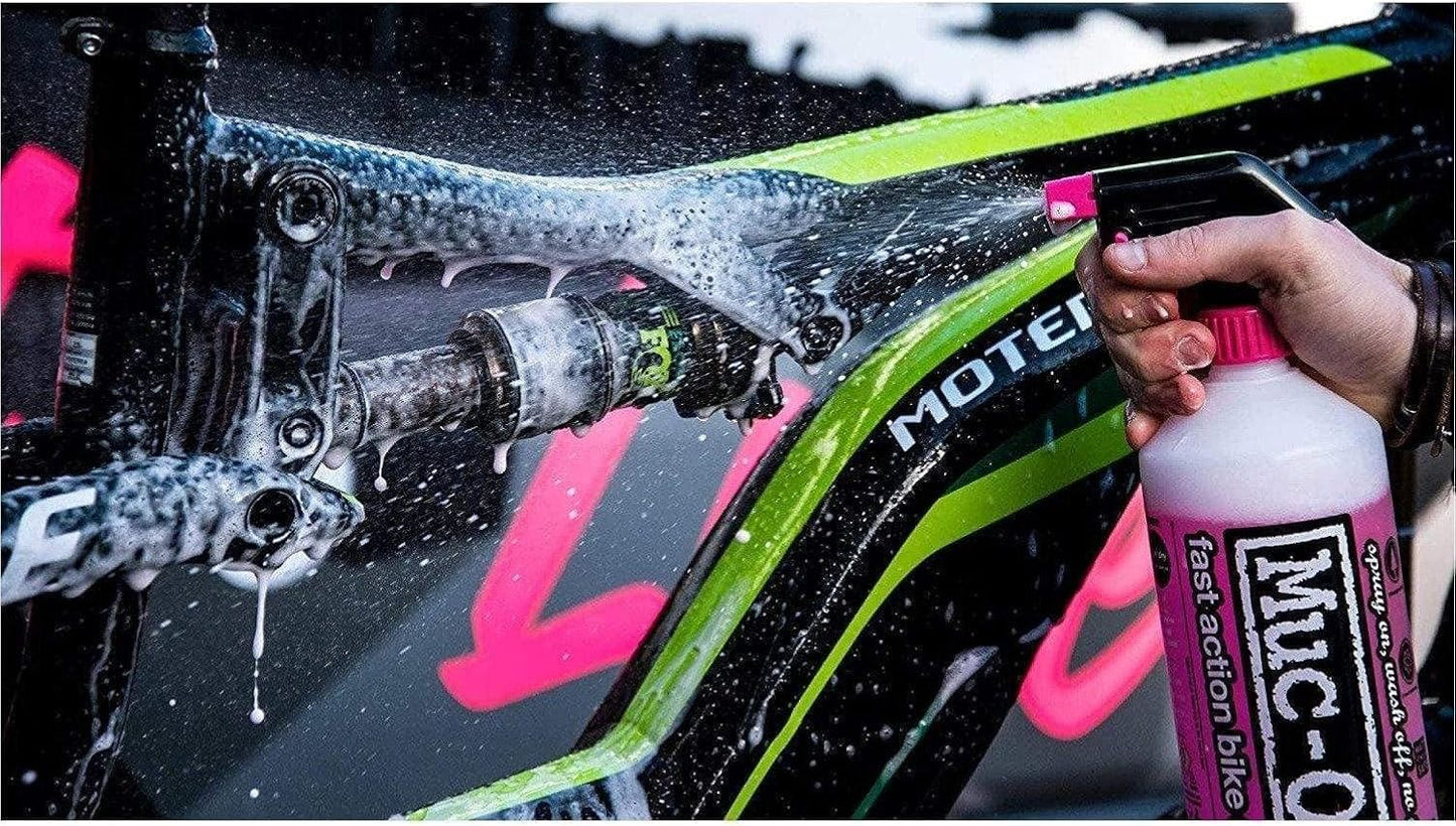 Muc-Off Nano Tech Bike Cleaner 1L | Biodegradable Formula, Safe on Carbon Fibre and All Surfaces | Breaks Down Dirt on a Molecular Level