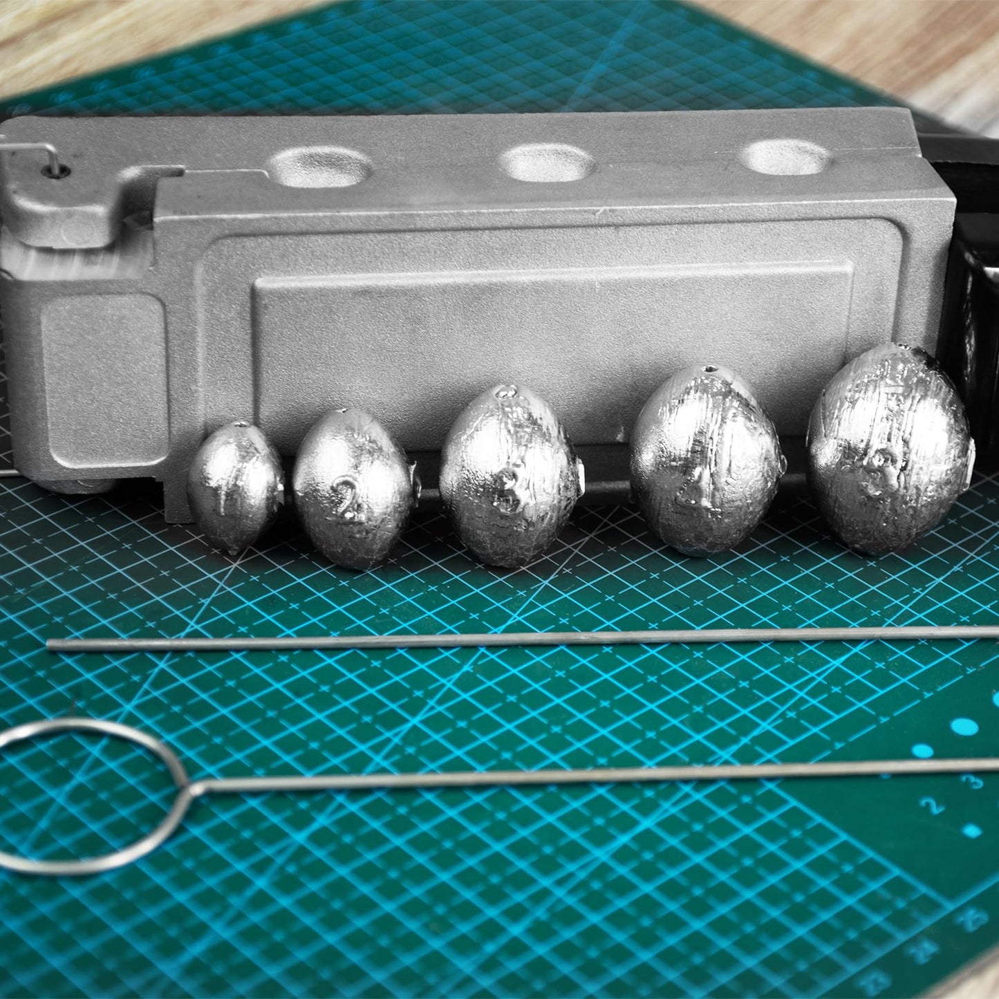 Egg Sinker Mold Fishing Weight Molds with 5 Mold Cavities,1oz, 2oz, 3oz, 4oz, 5oz, Lead Sinker Molds with 2 Pull Pin