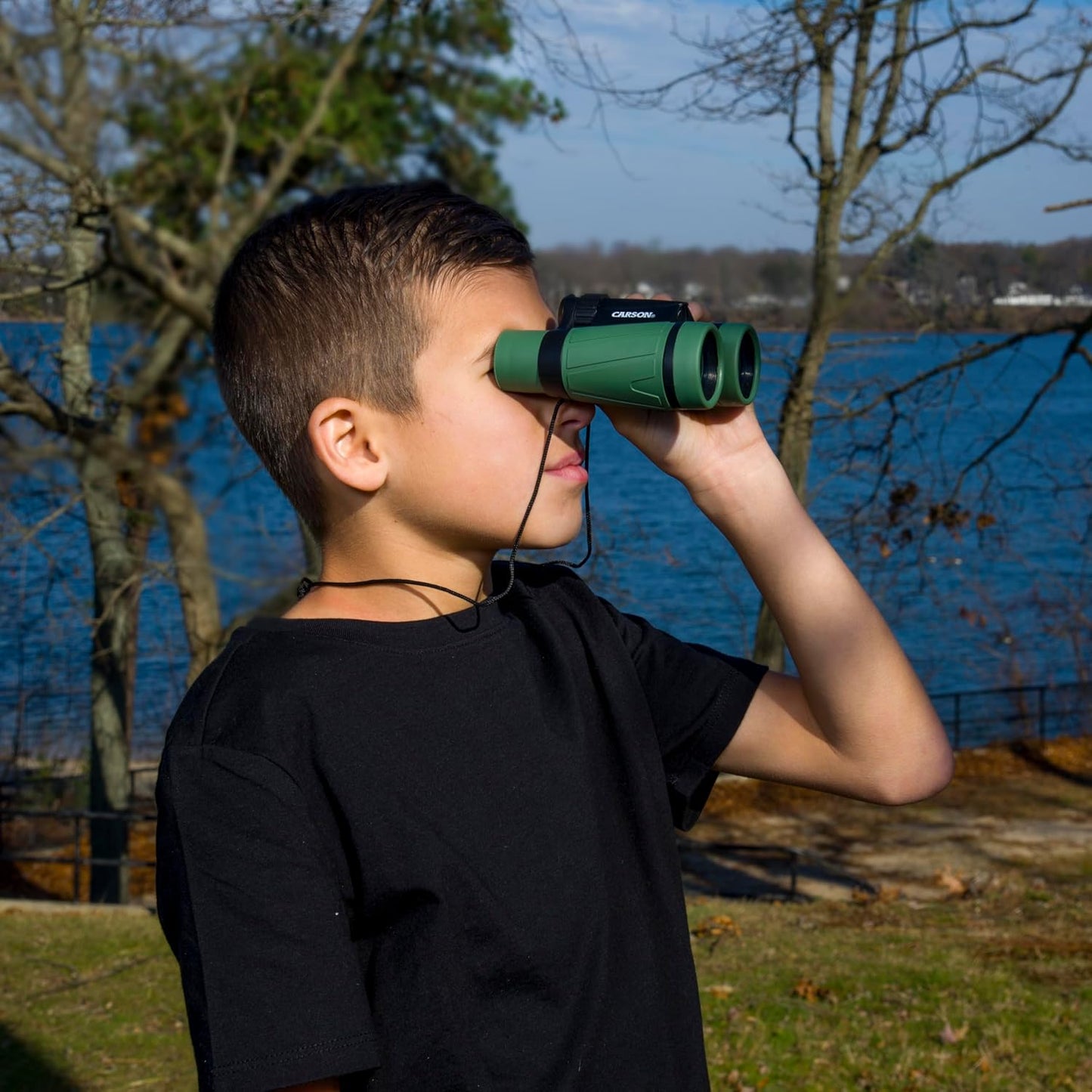Carson AdventurePak Containing 30mm Kids Field Binoculars, Lensatic Compass, Flashlight and Signal Whistle with a Built-in Thermometer (HU-401), Multicolor