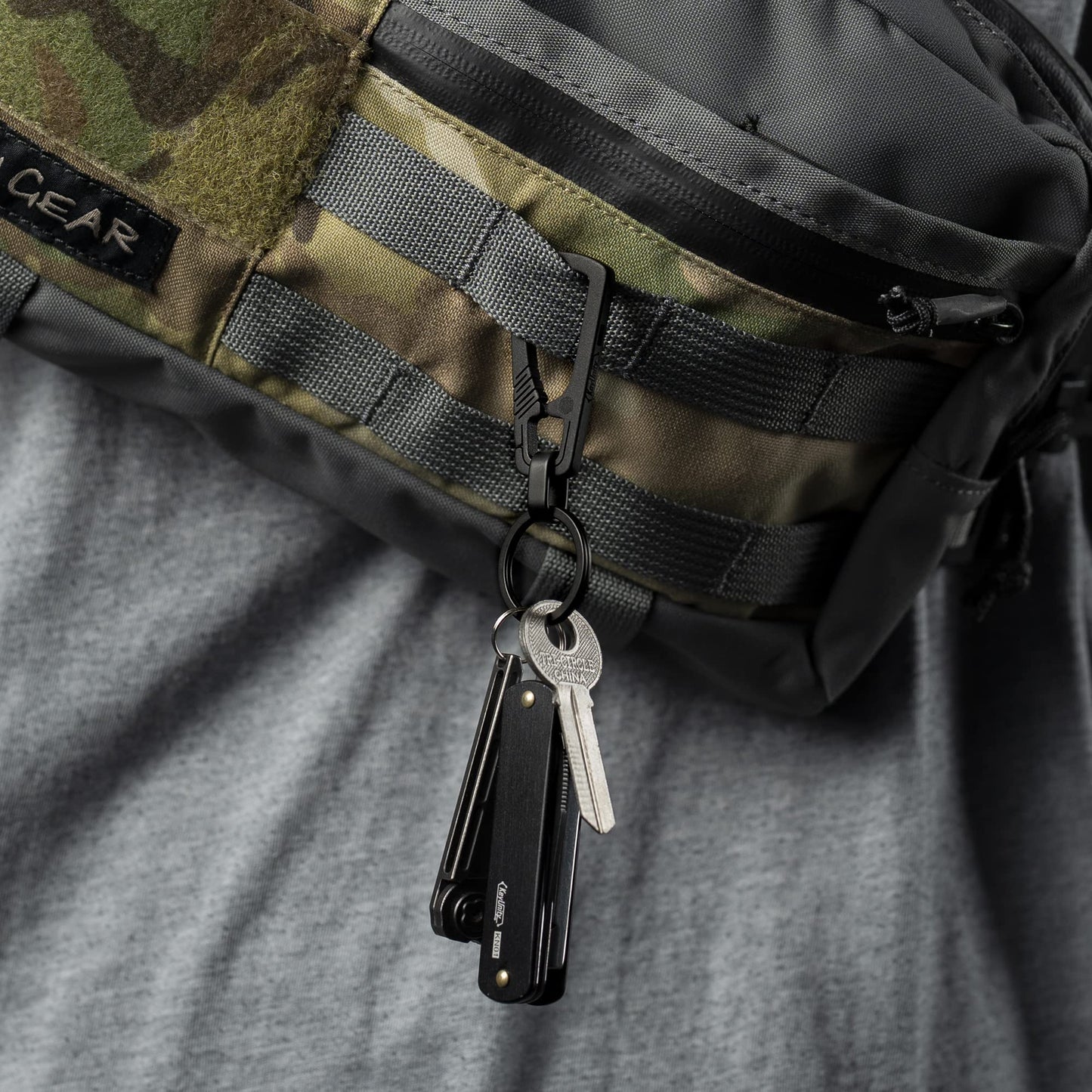 KeyUnity KM04 Titanium Carabiner Keychain Clip & KA15BK Double-end Swivel Keychain Key Ring Connector Bundle