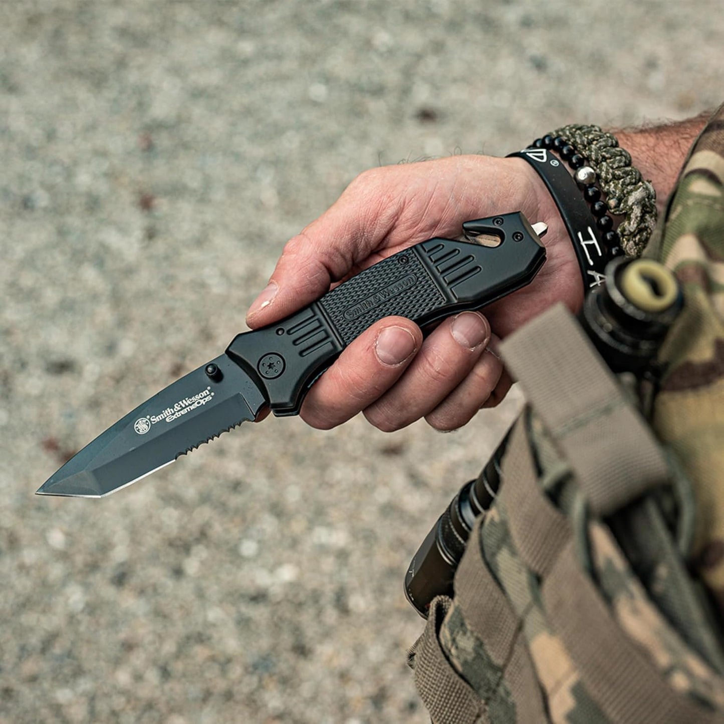 Smith & Wesson SWFR2S 8in High Carbon S.S. Folding Knife with 3.3in Tanto Point Serrated Blade and Aluminum Handle for Outdoor, Tactical, Survival and EDC