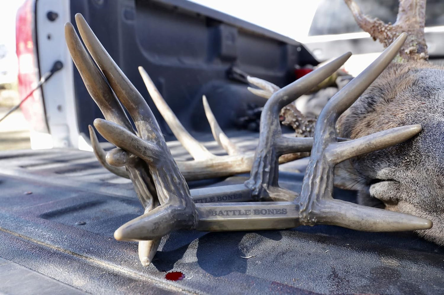 Flextone Hunting Realistic Buck Sounds Battle Bones Whitetail Rattling Deer Antlers Calling System