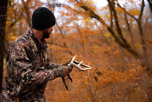 Flextone Hunting Realistic Buck Sounds Battle Bones Whitetail Rattling Deer Antlers Calling System