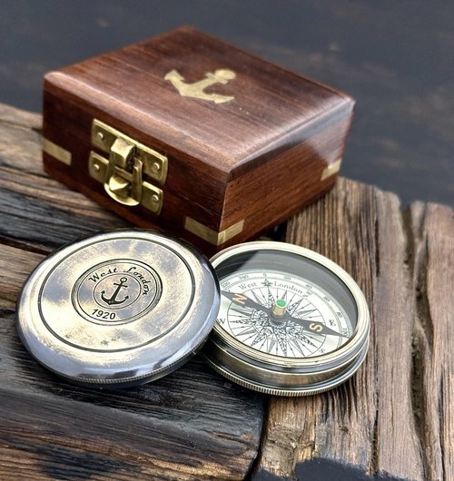 Compass with Box - Let Your Light Shine – First Communion Gifts for Boys & Confirmation Gifts for Teenage Boys | Baptism Gifts, Christian Catholic Gifts for Men | Inspirational Graduation Keepsakes