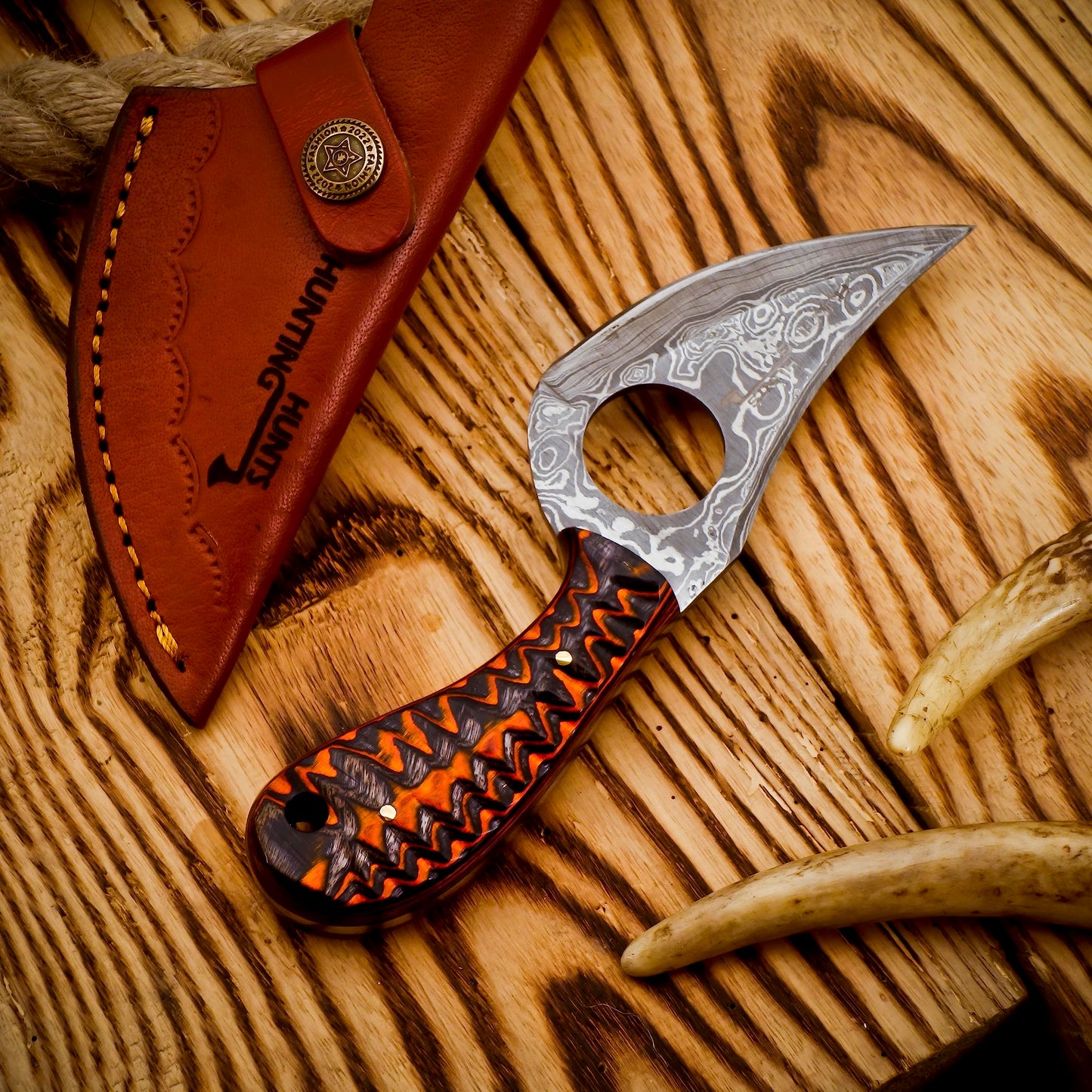 HUNTING HUNTS Predator Hunter - Handmade Damascus Knife with Leather Sheath - For Skinning, Camping, Outdoor - EDC 7” Fixed Blade Bushcraft Knives | Red Black Exotic Wood Handle