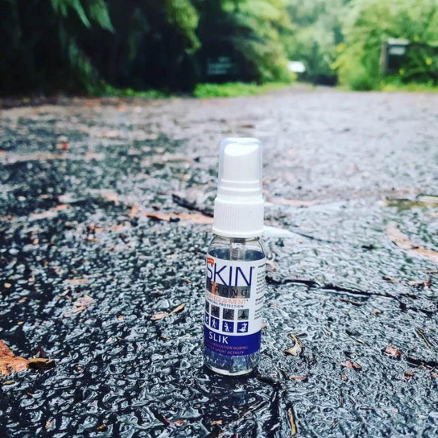 Skin Strong Slik Anti-Friction and Anti-Chafe Spray. Eliminates Chafing and Defends Against Friction. Quick Spray Application for Feet, Thighs, Bras, and Wetsuits. Non-Greasy and Non-Staining.