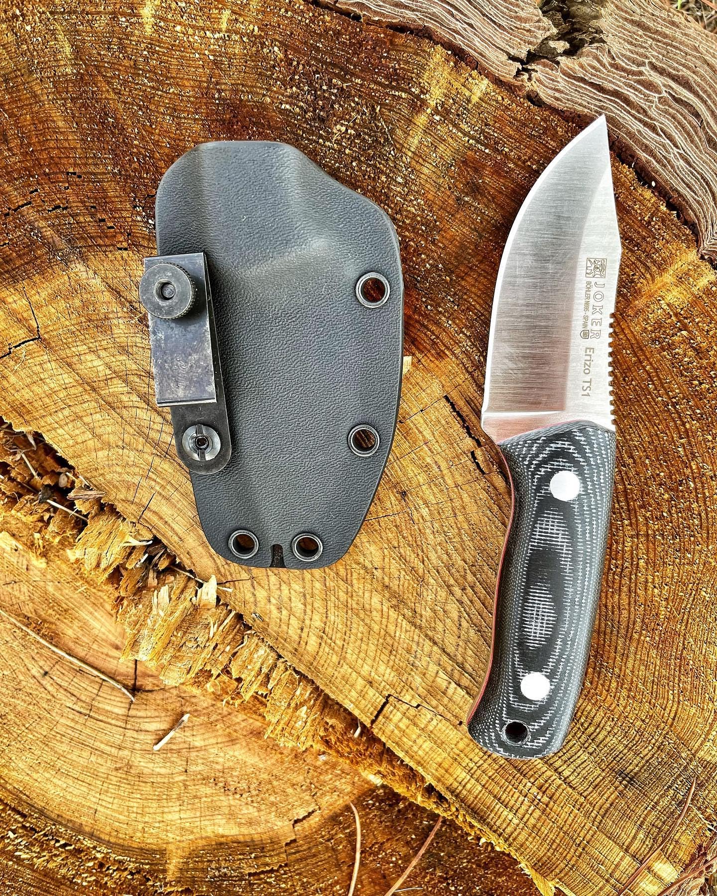Joker "Erizo TS1 Sports Survival Knife, 2.95-inch Blade, Includes Kydex Sheath, 550 Paracord, Fishing, Hunting, Camping, and Hiking Tool (BLACK MICARTA, KYDEX SHEATH)
