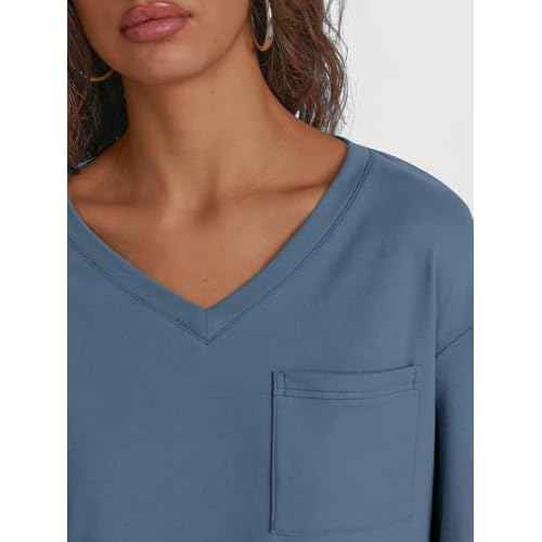 Trendy Queen Womens Long Sleeve Tops Casual Shirts V Neck Clothing Fall Fashion Clothes with Pocket