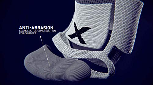 Full Length Athletic Compression Socks - Medium White Grey 2XU Vectr
