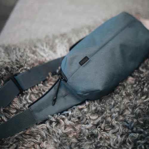 Thule Aion Sling Bag