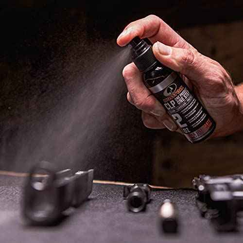 Mossy Oak Gun Oil - CLP Gun Lubricant - Premium Firearm Maintenance - Rust Preventative - 2 oz. Fine Mist Pump Sprayer & 1 oz. Needle Oiler