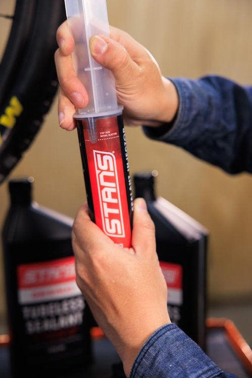 Stan's Tubeless Tire Sealant Injector