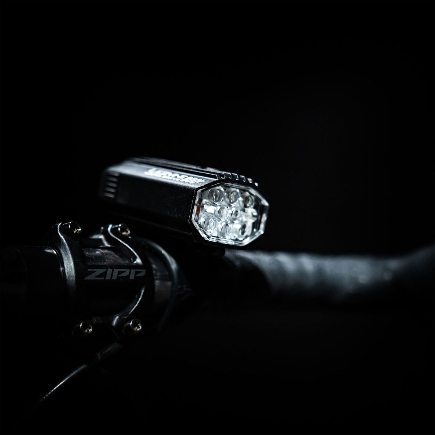 LEZYNE Micro Drive Bicycle USB Rechargeable IPX7 Waterproof White LED Front Light w/Multiple Solid & Flash Modes | Integrated Silicone Rubber Strap Mount, Black Satin