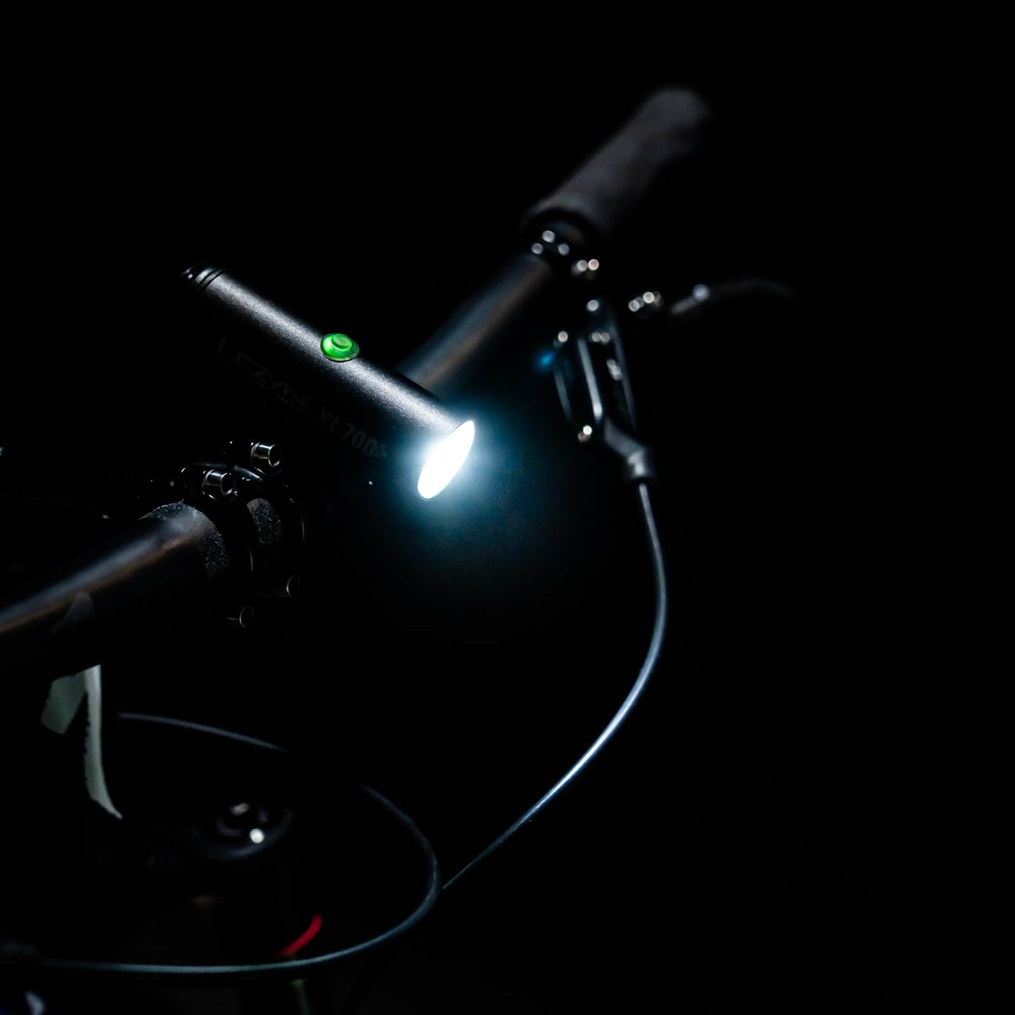 LEZYNE Classic Drive XL 700+ Bicycle USB-C Rechargeable IPX7 White LED Front Light w/Multiple Solid & Flash Modes | Integrated Versatile Strap Mount Compatible with Handlebars, 700 Lumens, Satin Black