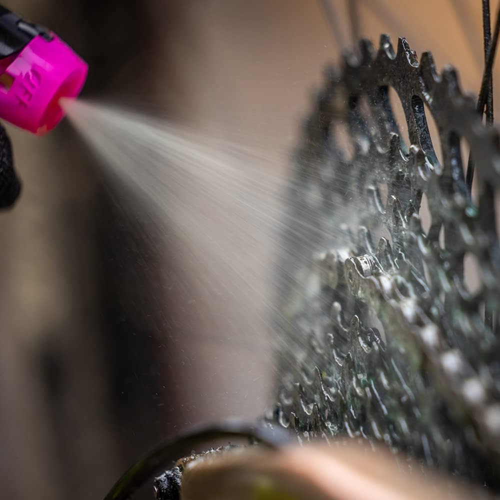 Muc-Off Bio Drivetrain Cleaner | Effective Biodegradable Bicycle Chain Cleaner and Degreaser Spray | Suitable for All Types of Bike