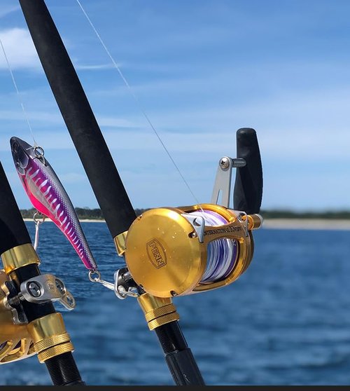 Madmacs 200mm High Speed Sinking 8" Trolling Lure for Bluefin Tuna Yellowfin Wahoo and Mahi Mahi, Hot Pink