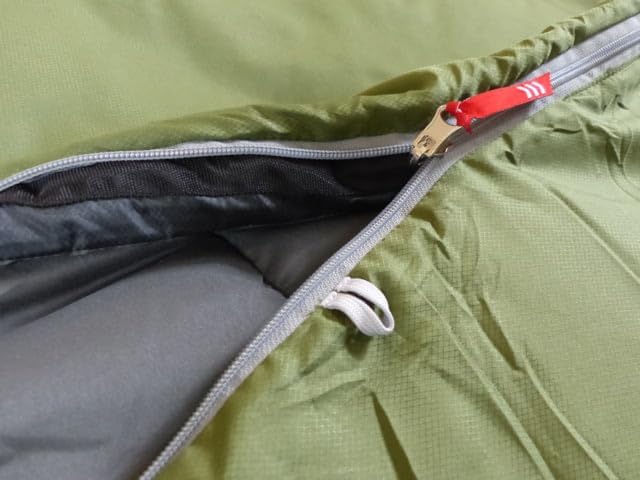 R Series Sleeping Bag, Lightweight Compact, 90" x 34" - Multi Season, Temperature Rating of 44°F to -22°F (7°C to -30°C) Between 3 Models