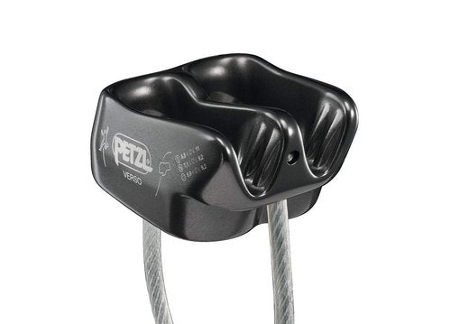 PETZL Verso Belay Device with Attache Screw-Lock Carabiner - Compact, Lightweight Belay Device, for One or Two Rope Strands While Climbing or Rappelling - Green