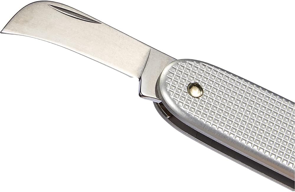 Victorinox Swiss Army 7 Swiss Army Knife, 7 Function Swiss Made Pocket Knife with 2 Blades (Large and Pruning Blade), Wood Saw and Bottle Opener - Silver