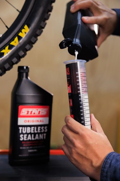 Stan's Tubeless Tire Sealant Injector